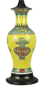 Kang Xi (1661-1722) Imperial Yellow Enameled Lamp